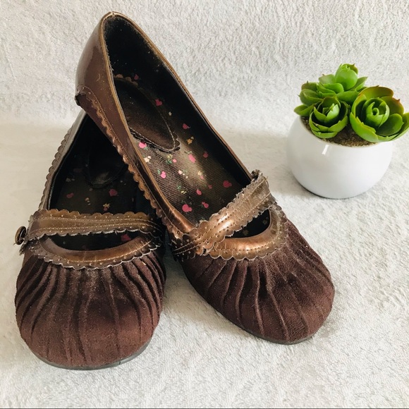 Women’s Flats - Picture 2 of 4